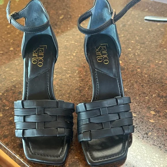 Vintage Franco Sarto Black Woven Sandals. Size 7M - Picture 2 of 6